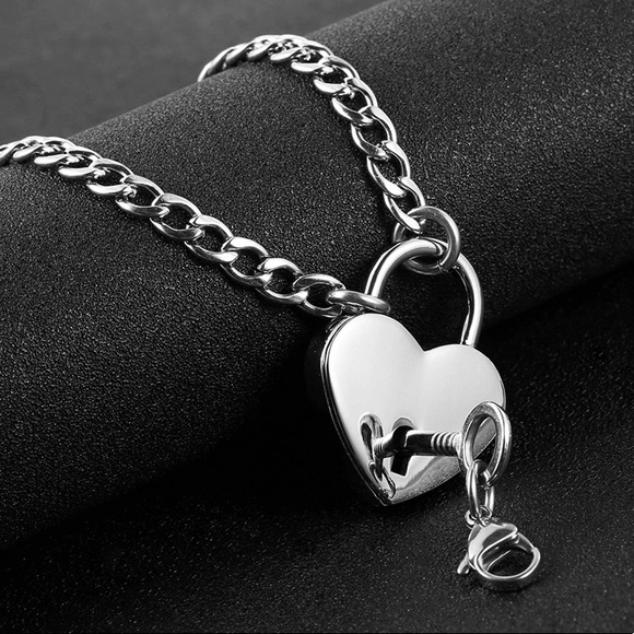 Heart Padlock Stainless Steel Necklace Unisex - Picture 2 of 3